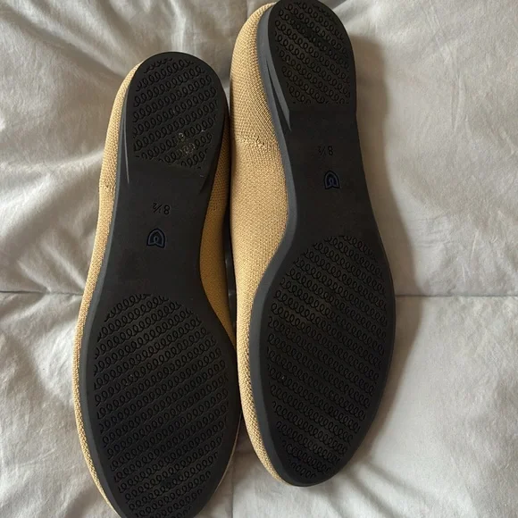 Rothy's Beige Flats with Black and Blue Accents - Picture 2 of 2